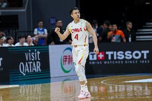 郭艾伦&杨健&杨毅:本场比赛赵继伟是MVP 他的前5分定下比赛基调