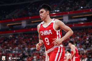 国家队首秀惊艳!庞峥麟上半场4中3得到7分 正负值+14