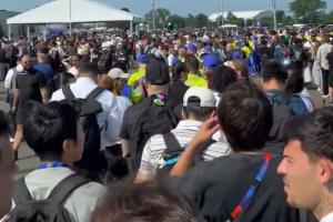 距开球3小时!卫报:8万入场球迷都需搜身,连克洛普也排队数小时
