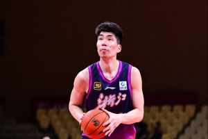 冲击MVP?余嘉豪:对个人数据不是特别看重 只想帮助球队赢球