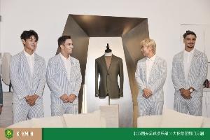男模国安达成礼服合作,蒙哥马利携球员代表身着西服亮相