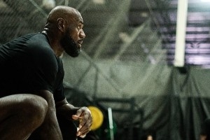 备战新赛季!训练师晒詹姆斯 波普 沃特森训练照
