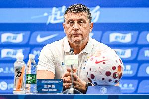 足球报:米洛耶维奇排兵布阵重攻轻守,放弃汪海健传递明显信号