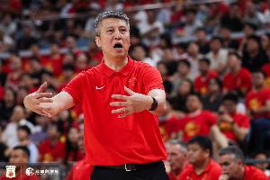 郭士强:本场比赛大家韧劲展现得很充分 自信心相比过去也有提升