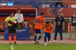 半小时换人!泰山0-2落后换上瓦科,换下首发的依木兰