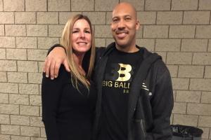 炸裂!球爹自曝婚姻真相:选高个老婆只为基因育种 生儿子进NBA!