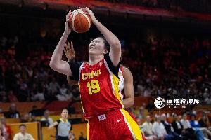 媒体人:张子宇速度劣势本场被放大 别总找内线要发挥主观能动性