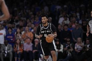 依然充满激情!卡斯尔出战21分钟 10中5砍下13分7板5助