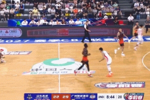 这效率无敌!麦考尔半场仅出战9分钟 6中6&三分2中2轰14分2助